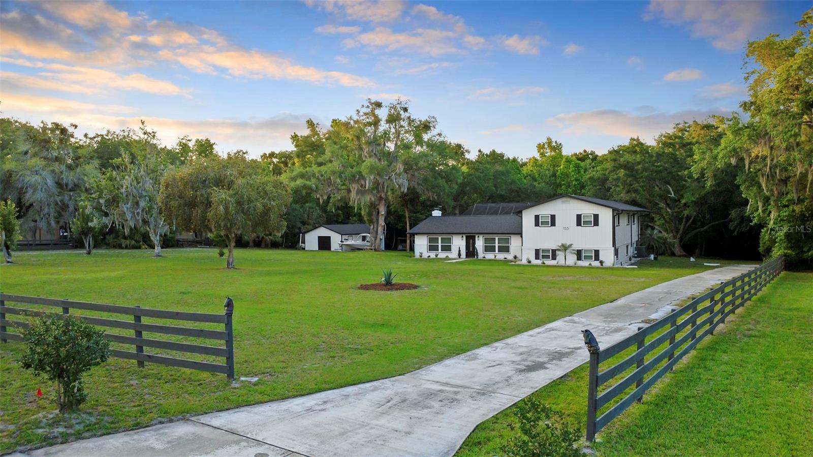 A QUIET PLACE IN THE COUNTRY UNIT I - Residential