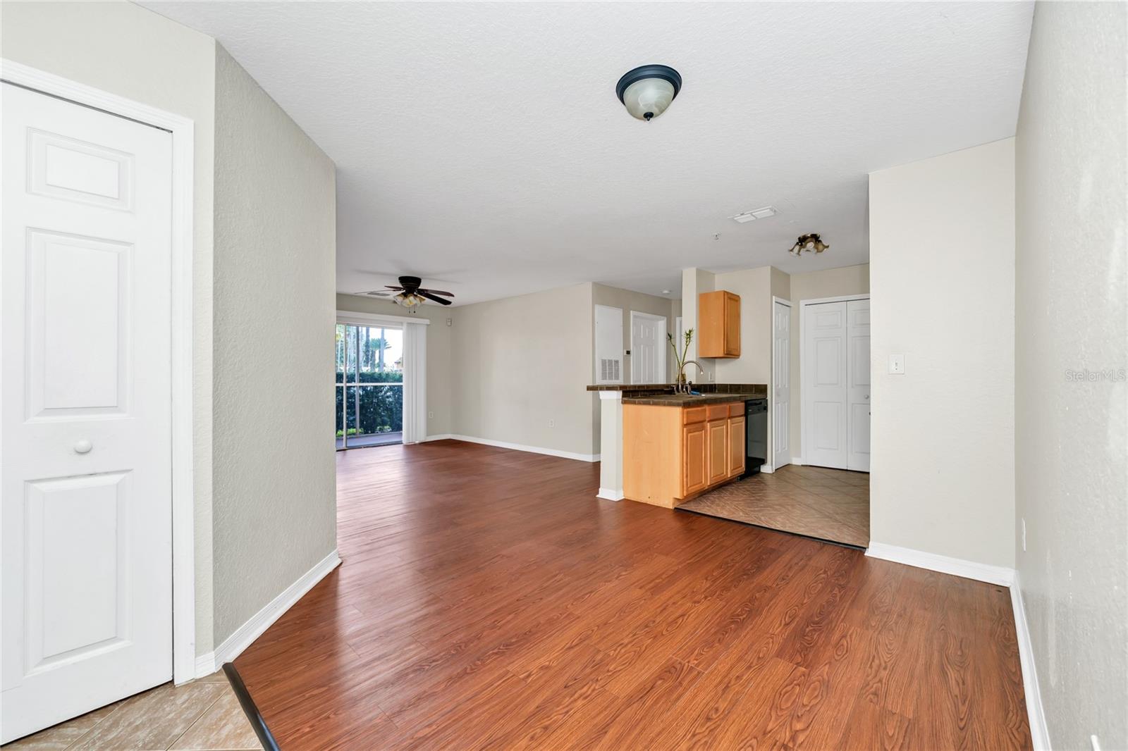 5483 VINELAND ROAD 10101