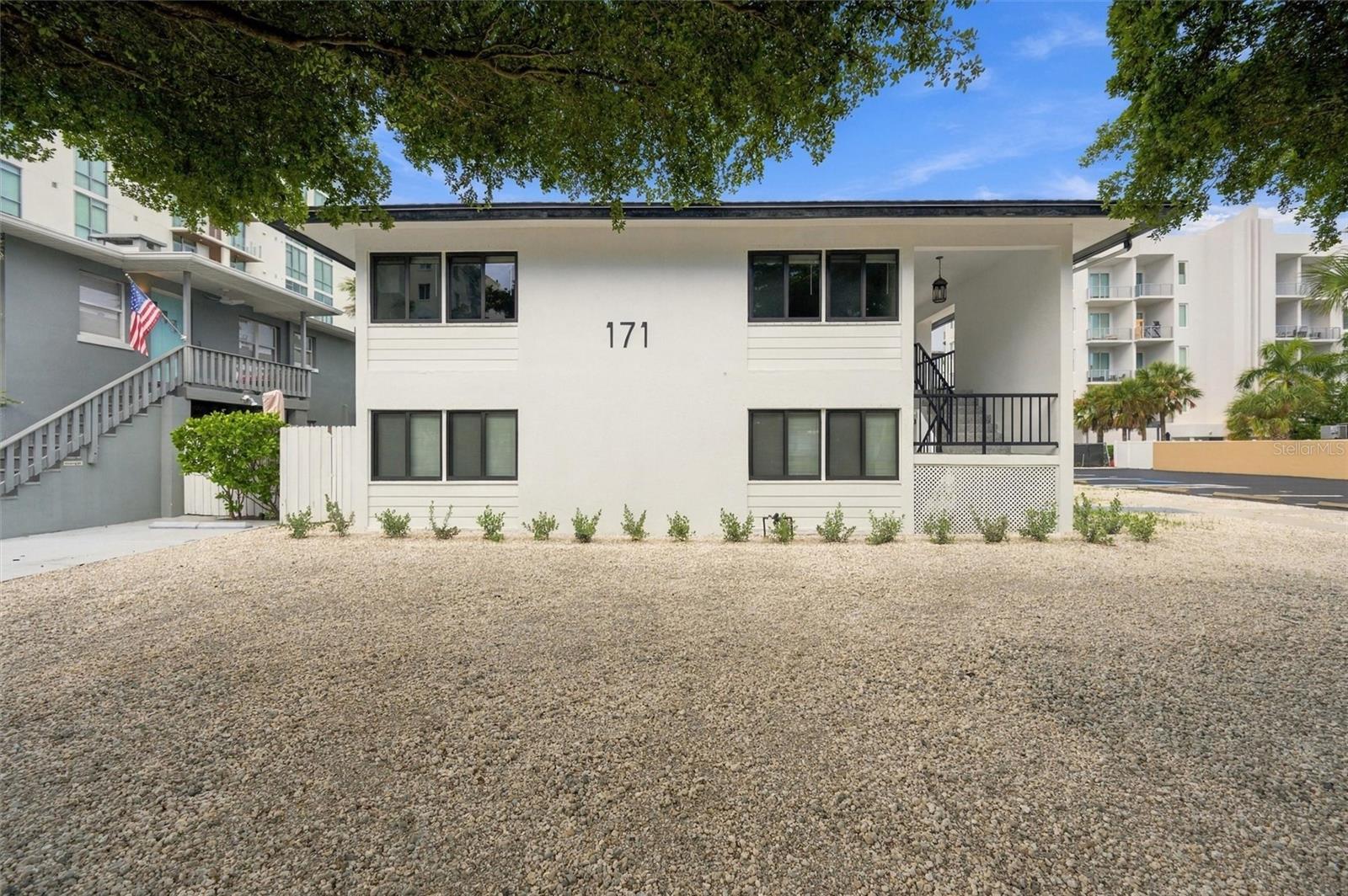 171 GOLDEN GATE POINT