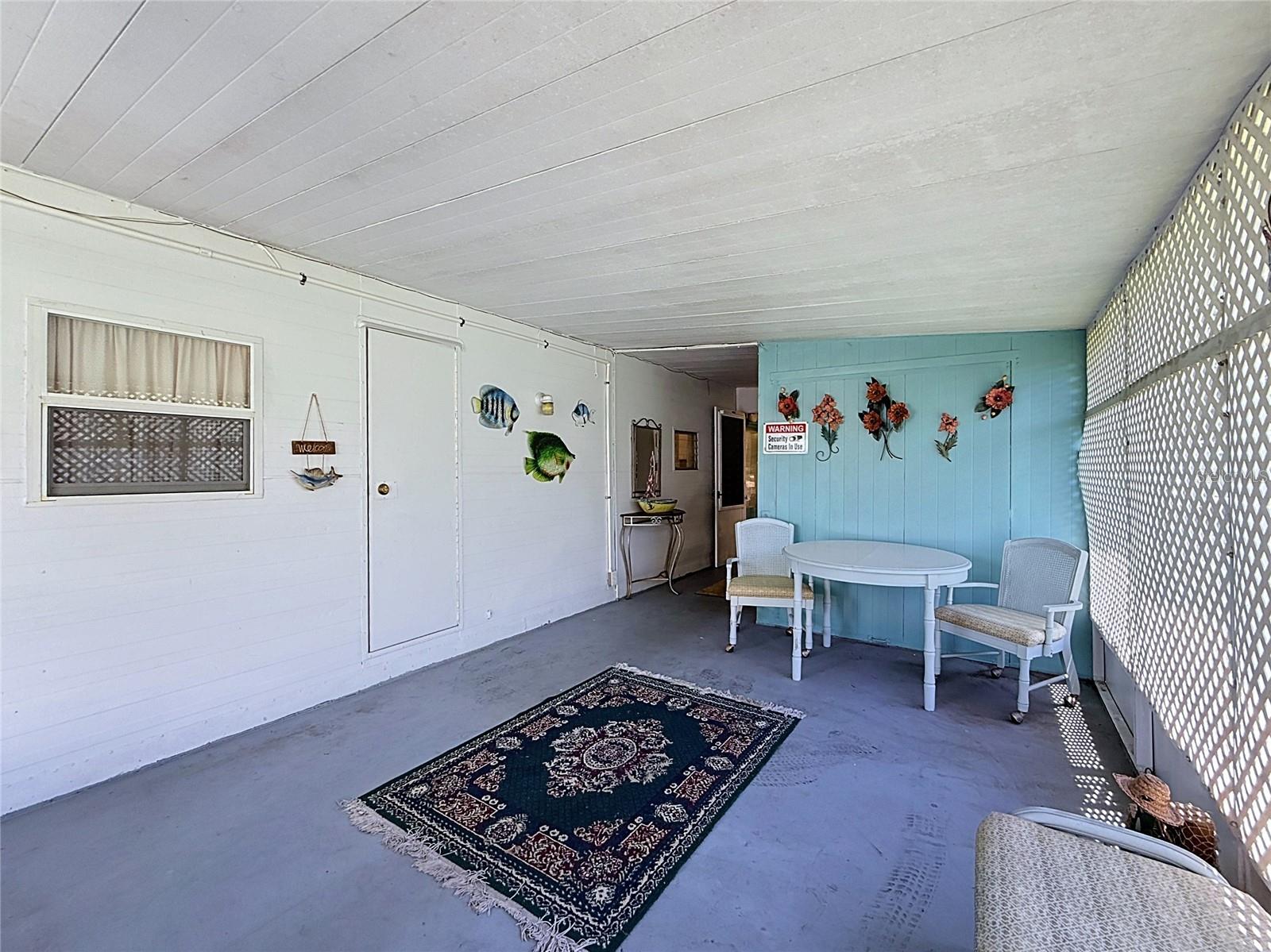 1521 LAKEVIEW DRIVE