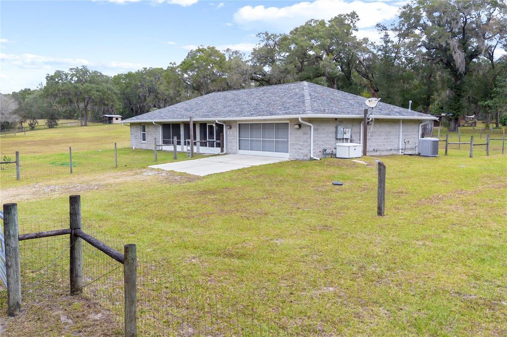 Photo of 420 Glenwood Road, Deland, FL 32720 (MLS # V4946063)