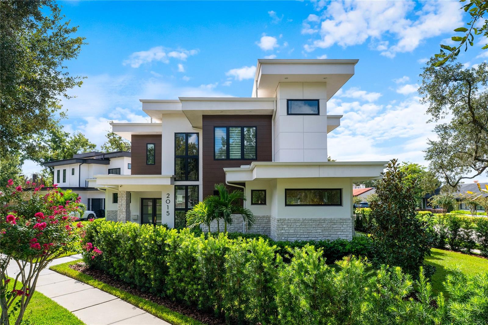 2015 N PARK AVENUE