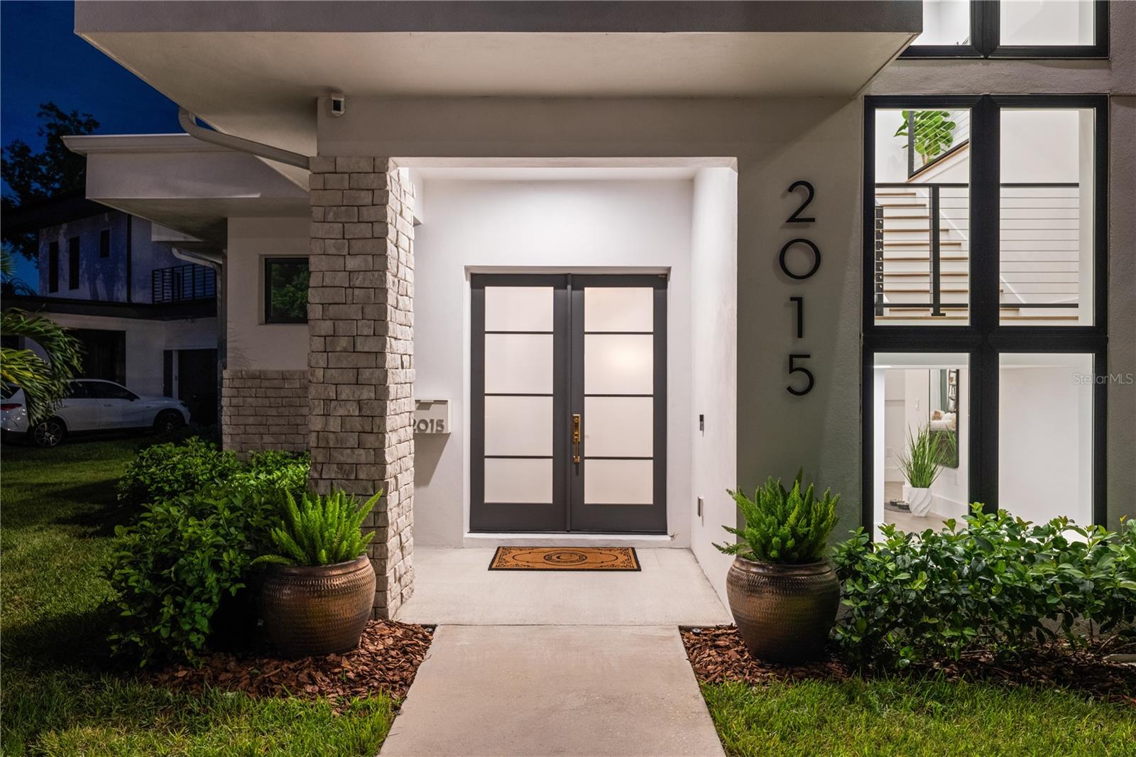 2015 N PARK AVENUE