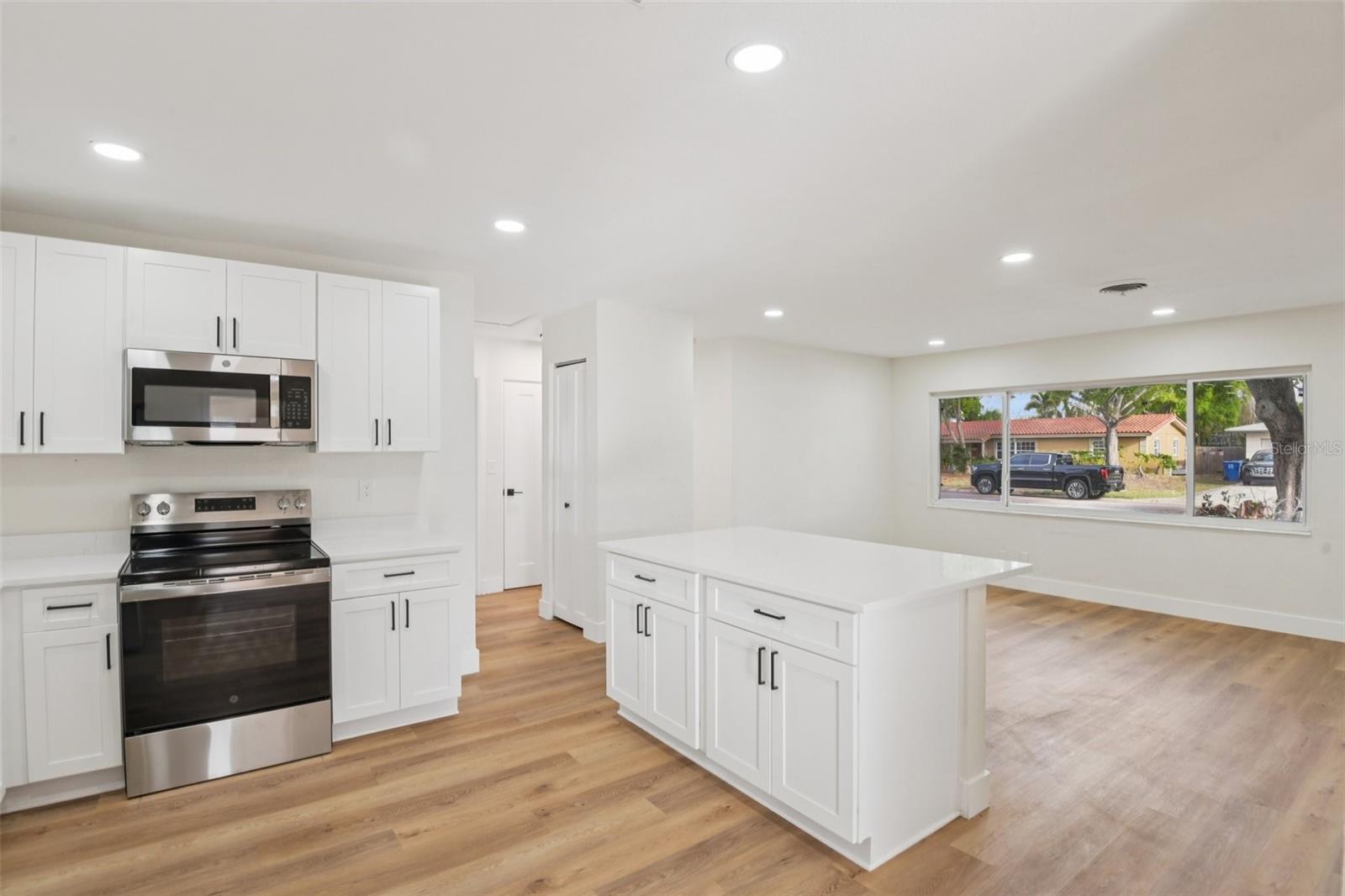 SNELL SHORES - Residential