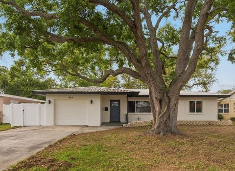 Photo of 920 43rd Avenue NE, St Petersburg, FL 33703 (MLS # TB8483798)