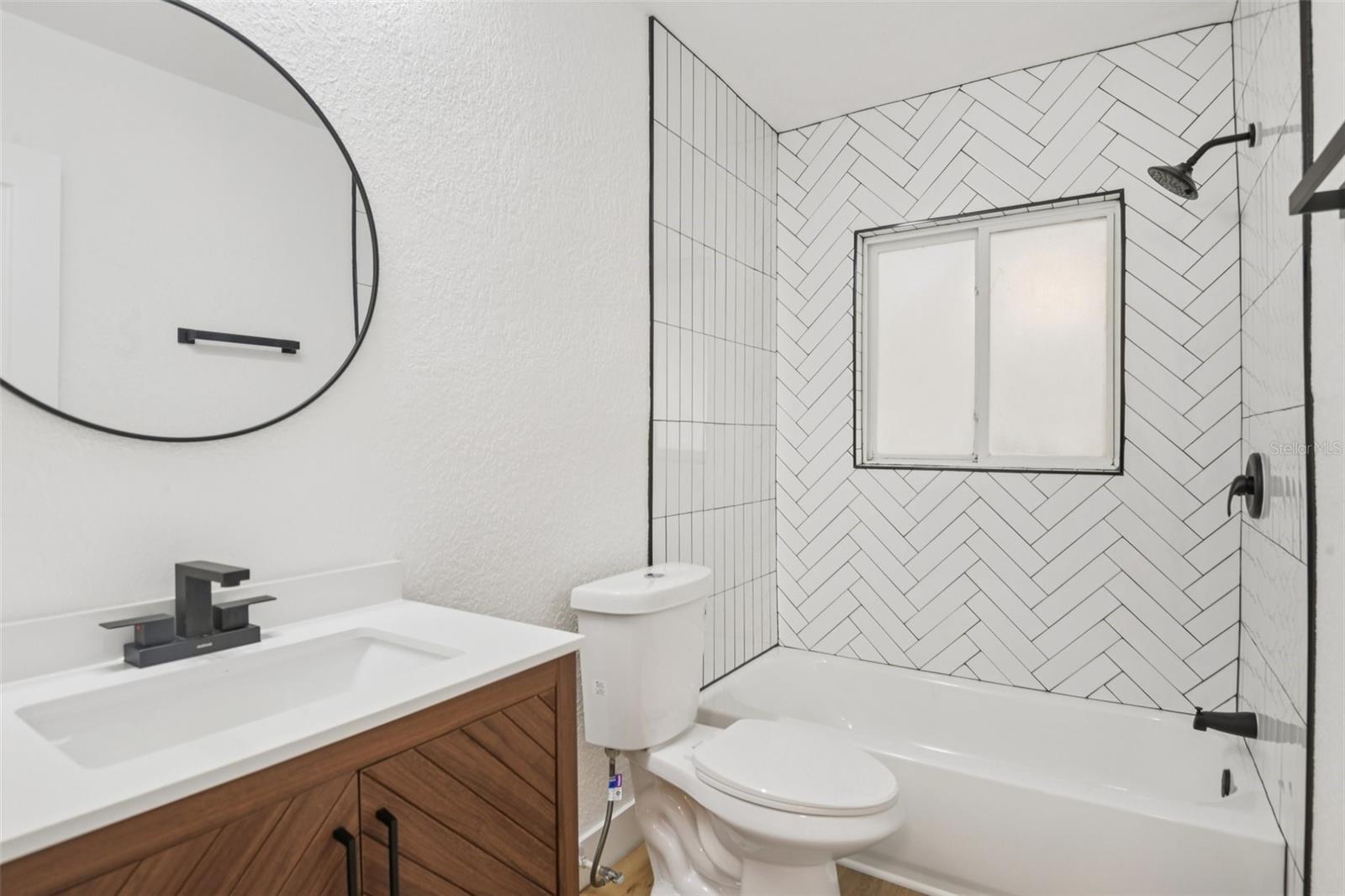 SNELL SHORES - Residential