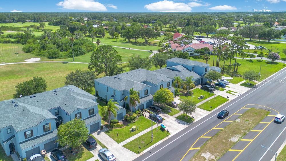 VILLAS/WEDGEFIELD - Residential