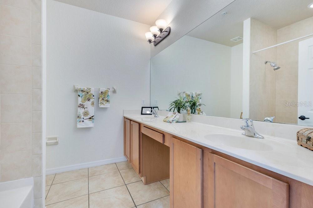 VILLAS/WEDGEFIELD - Residential