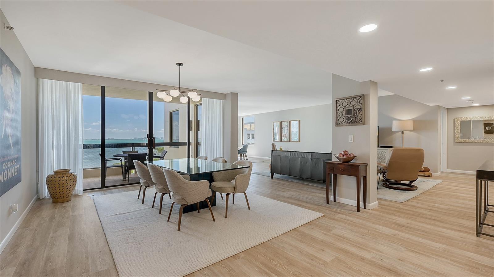 2020 HARBOURSIDE DRIVE 454