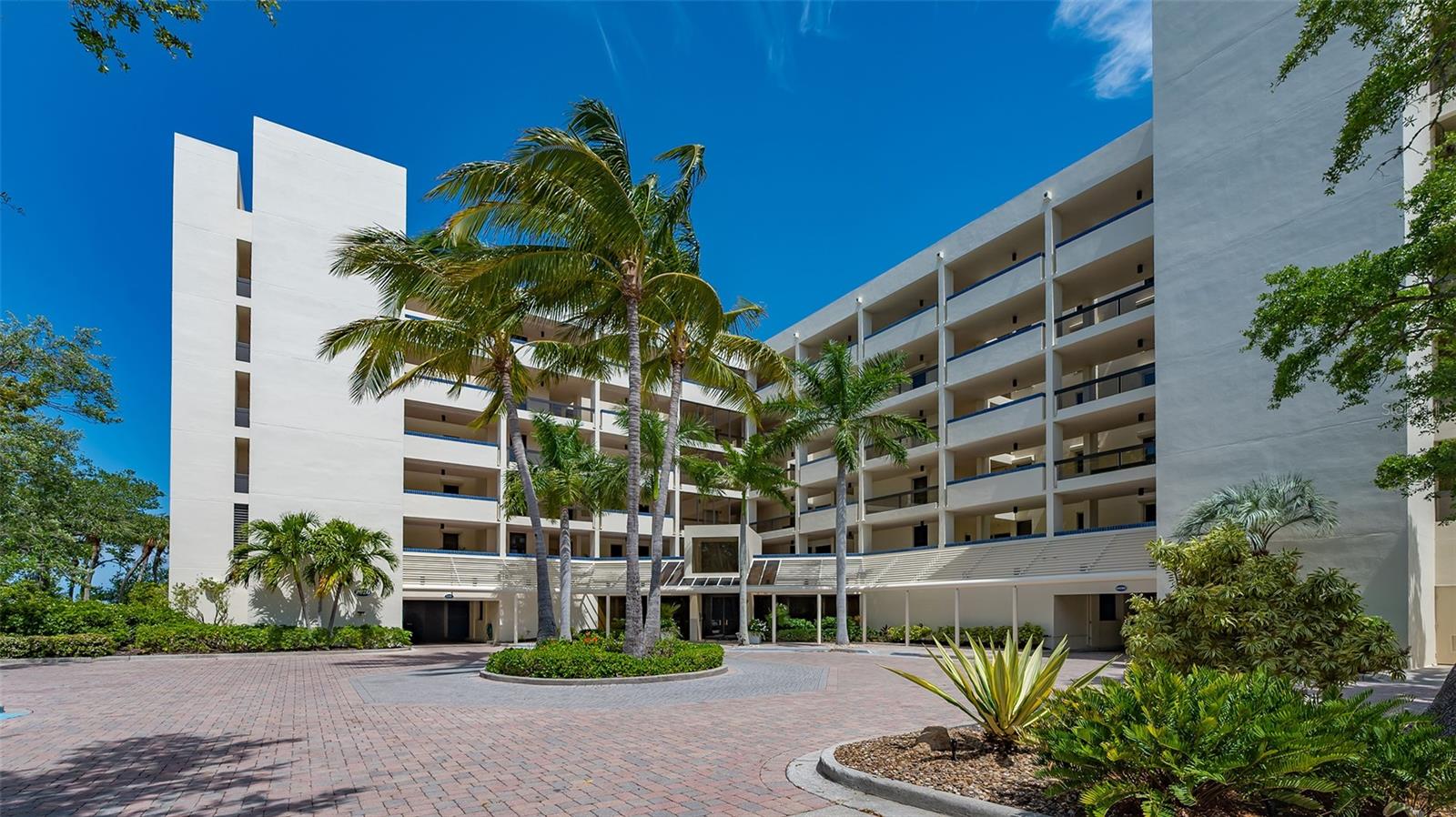 2020 HARBOURSIDE DRIVE 454