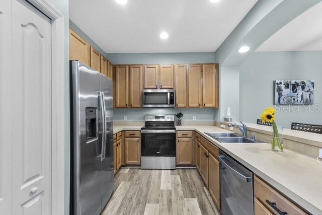 TOWNS AT LAKESIDE - Residential Lease