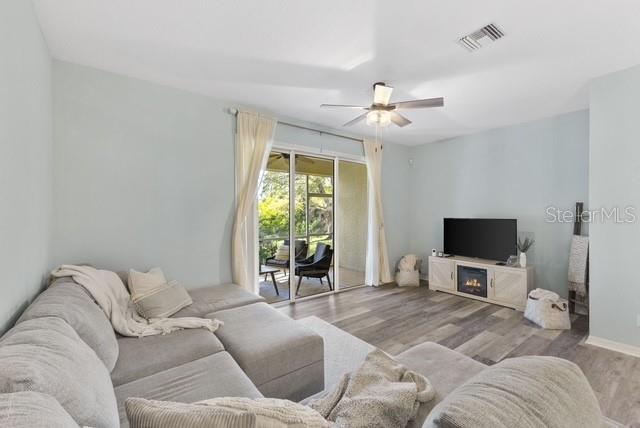 TOWNS AT LAKESIDE - Residential Lease