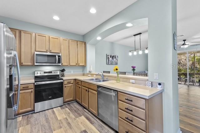 TOWNS AT LAKESIDE - Residential Lease