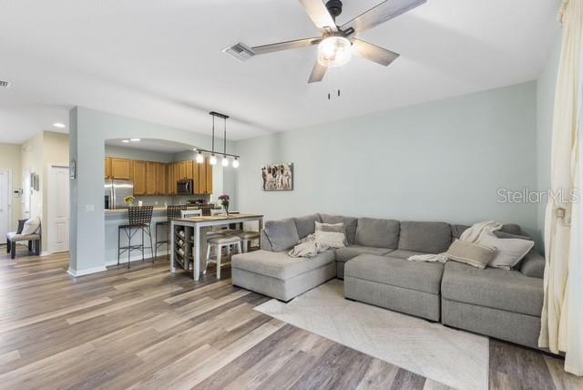 TOWNS AT LAKESIDE - Residential Lease