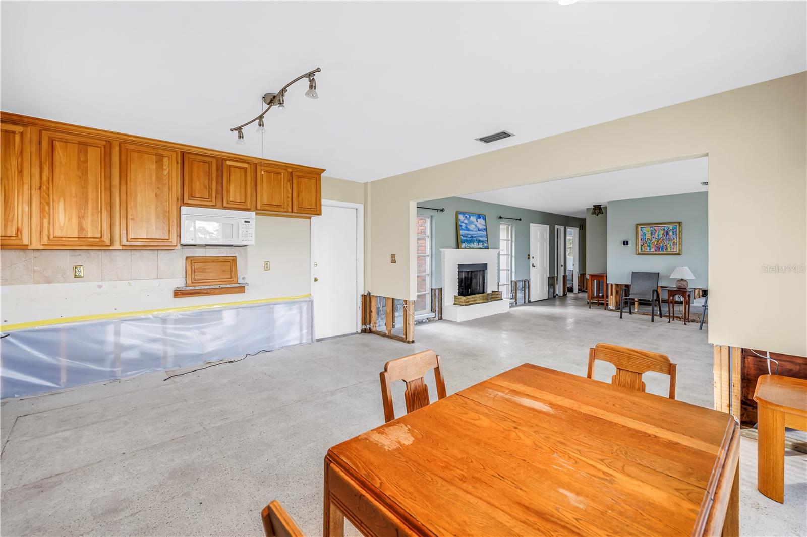 BELLE VISTA POINT - Residential