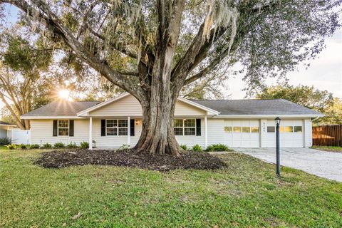 A home in LAKELAND