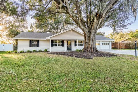 A home in LAKELAND