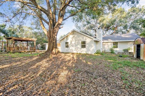 A home in LAKELAND