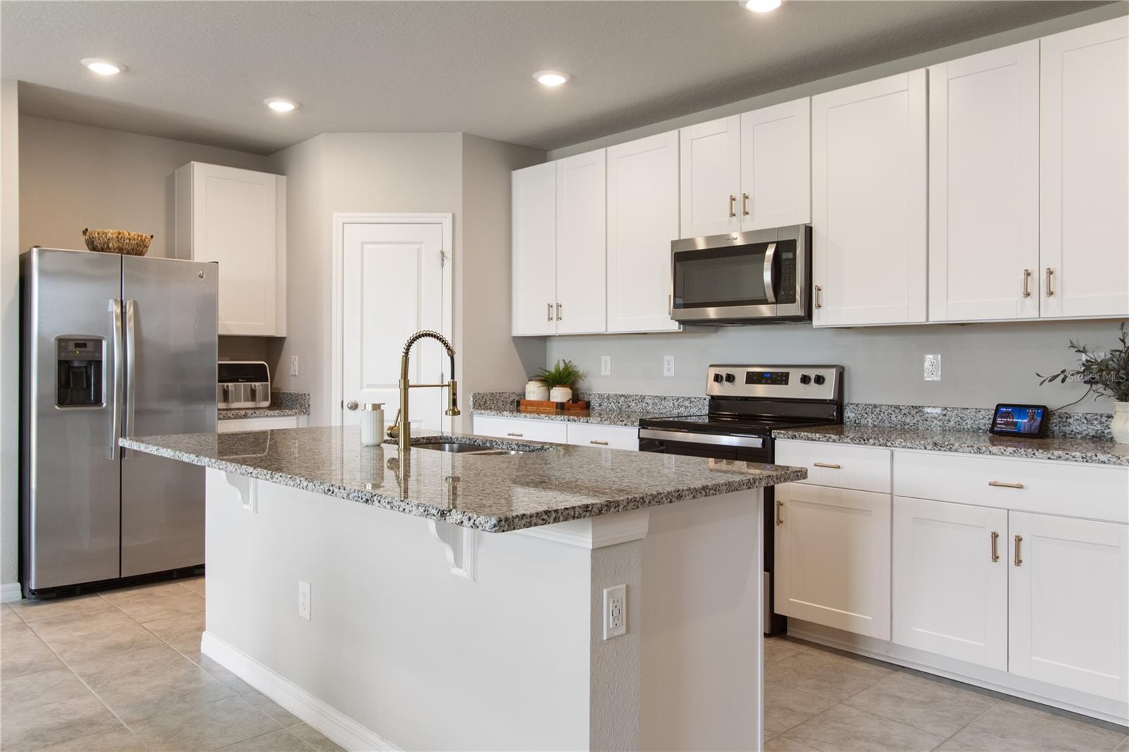 LANTANA GROVE - Residential