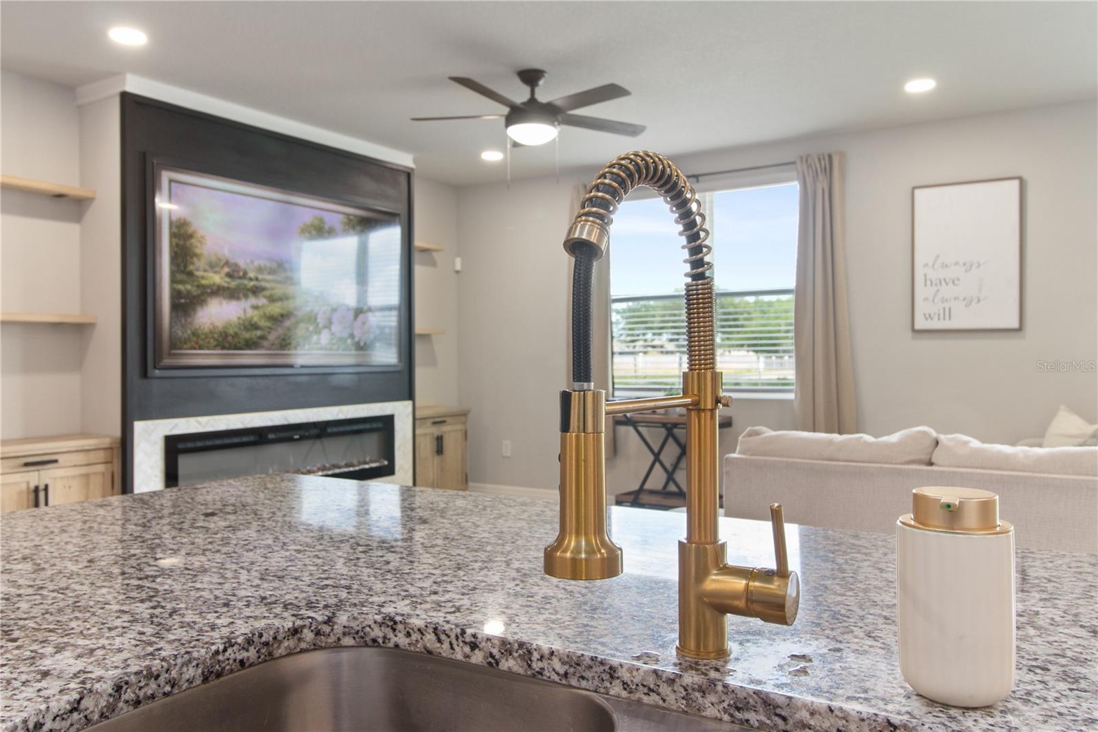 LANTANA GROVE - Residential
