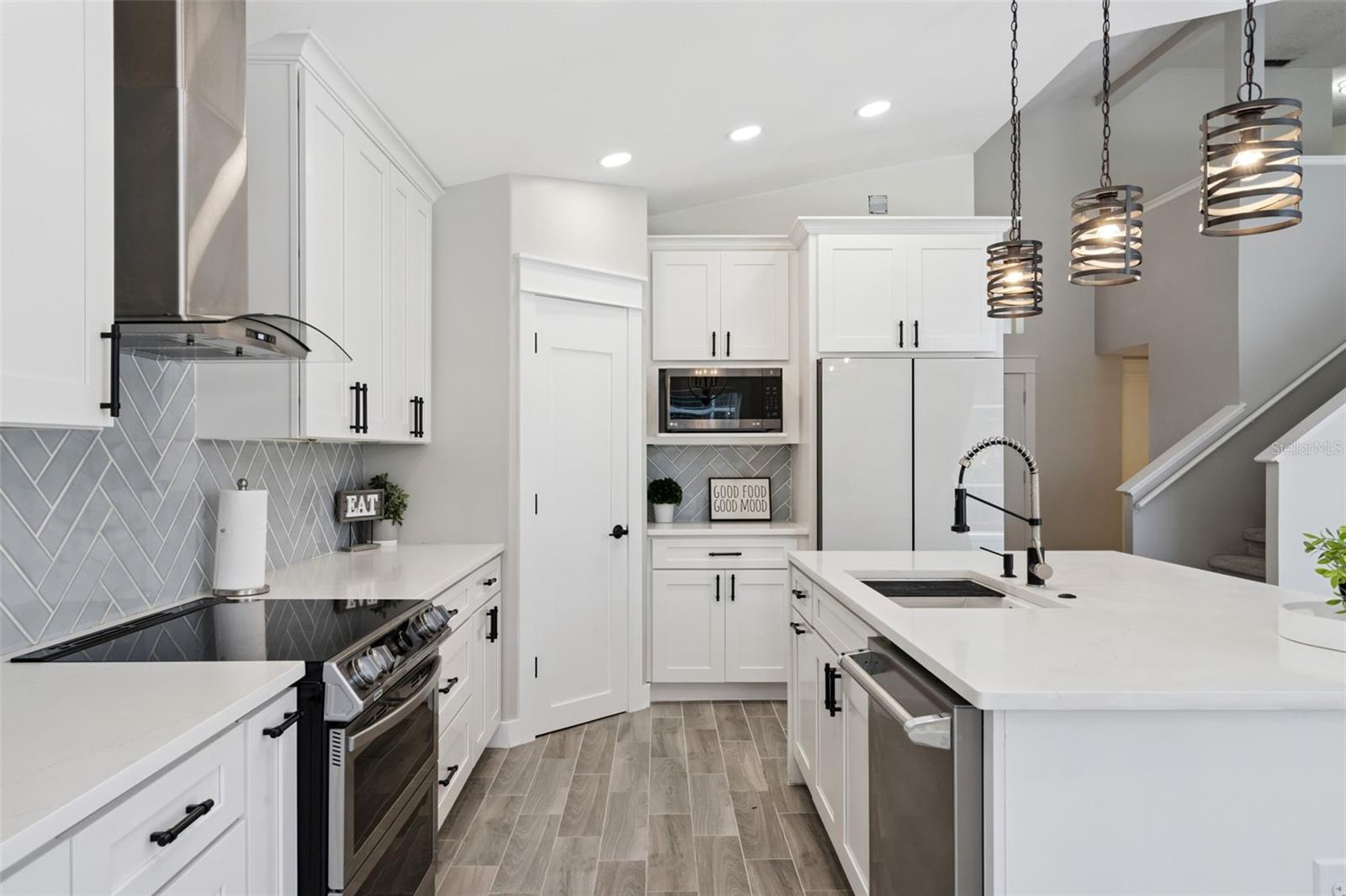 HUNTERS CREEK TR 115 PH 01 - Residential