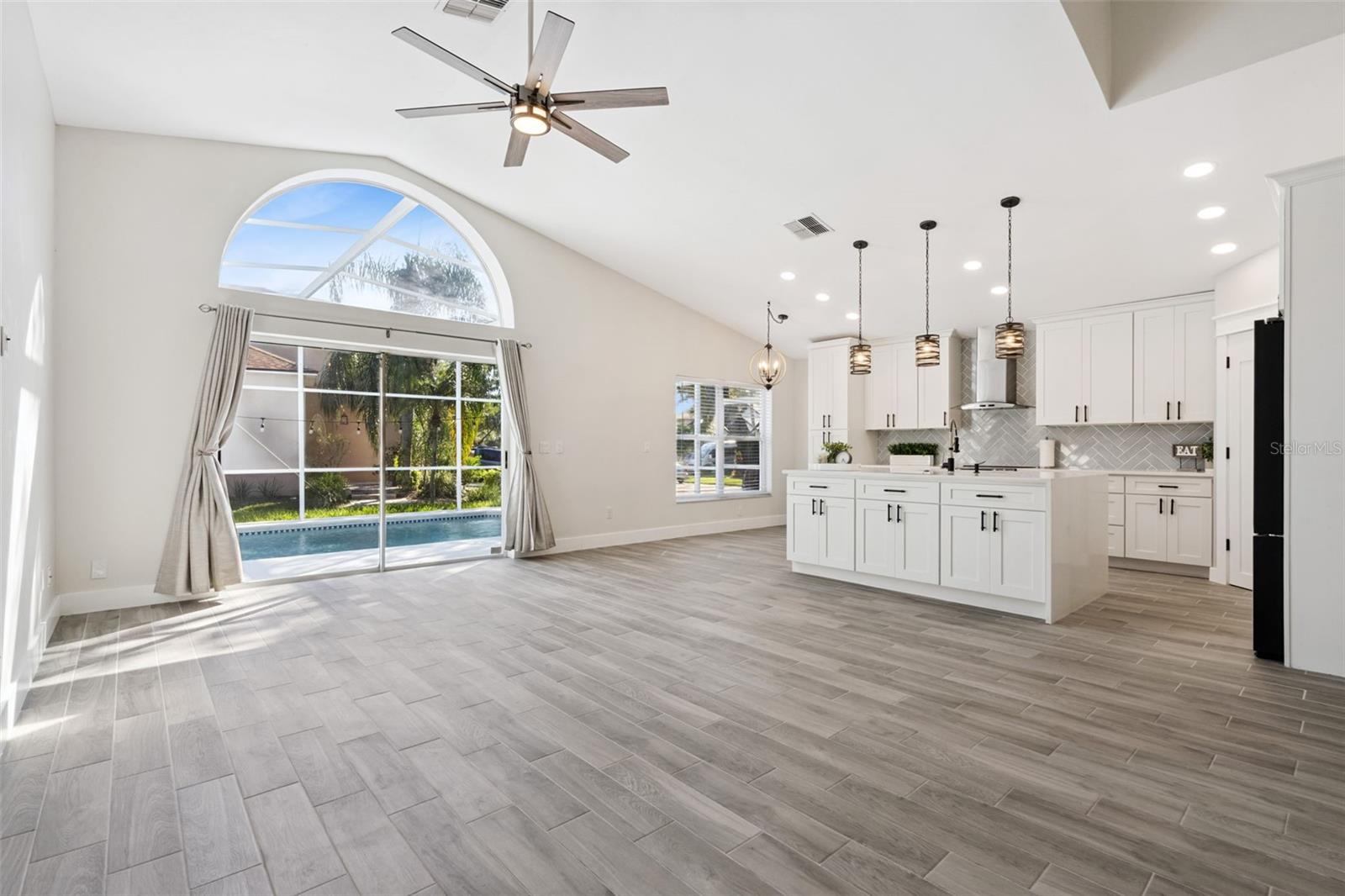 HUNTERS CREEK TR 115 PH 01 - Residential
