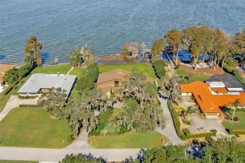 A home in WINTER HAVEN