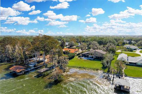 A home in WINTER HAVEN