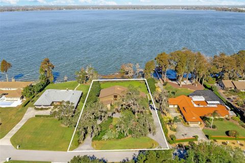 A home in WINTER HAVEN