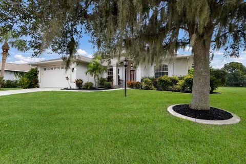 A home in PARRISH