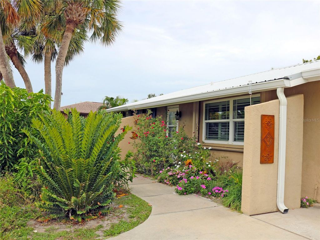 Photo of 506 Casas Bonitas Drive, Nokomis, FL 34275 (MLS # A4666794)