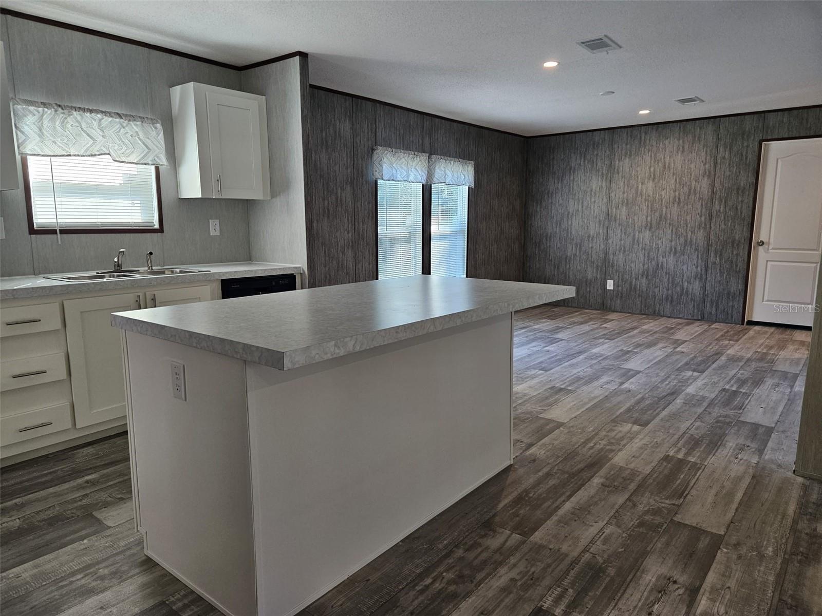 HILLTOP - Residential