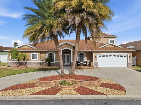 Photo of 12420 NE 48th Circle, Oxford, FL 34484 (MLS # G5119486)