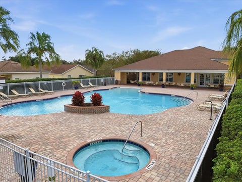 Tiny photo for 12420 NE 48th Circle, Oxford, FL 34484 (MLS # G5119486)