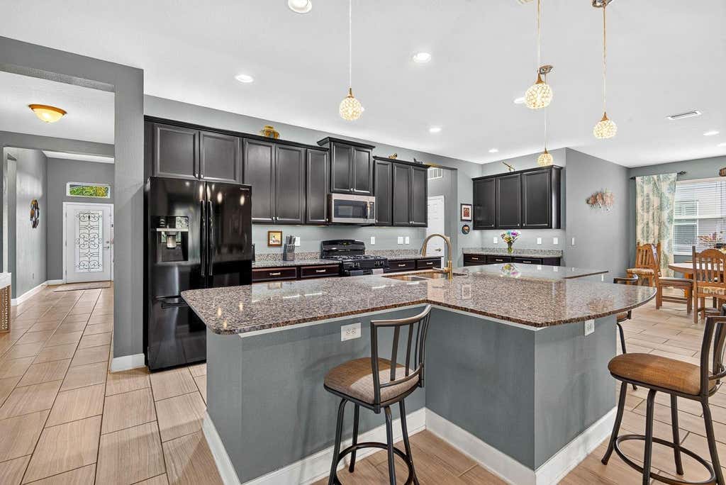 Photo of 792 Rosemary Circle, Bradenton, FL 34212 (MLS # A4704098)