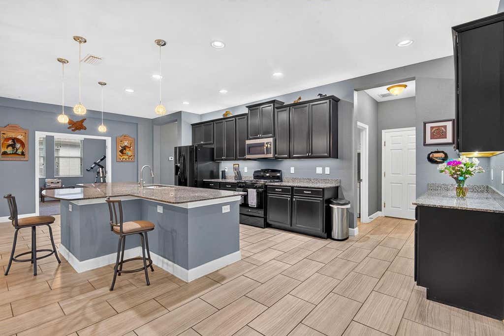 Photo of 792 Rosemary Circle, Bradenton, FL 34212 (MLS # A4704098)