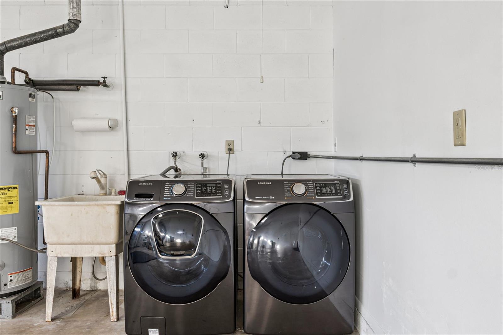 LAKE RIDGE VILLAGE - Residential