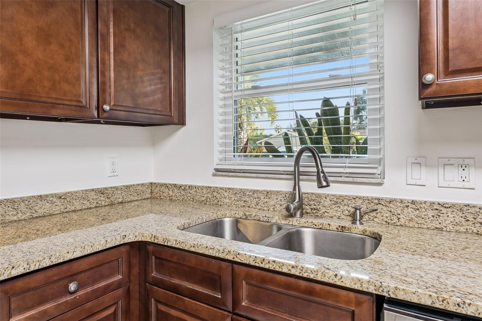 LAKE RIDGE VILLAGE - Residential