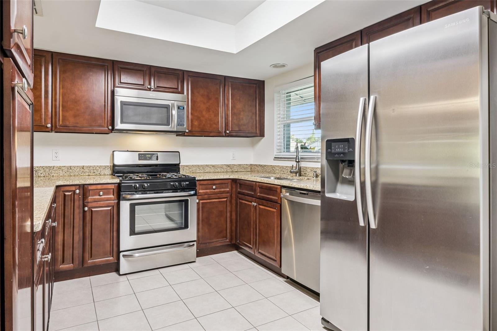 LAKE RIDGE VILLAGE - Residential