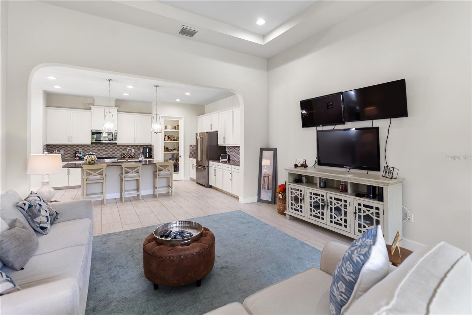 ARBOR GRANDE - Residential