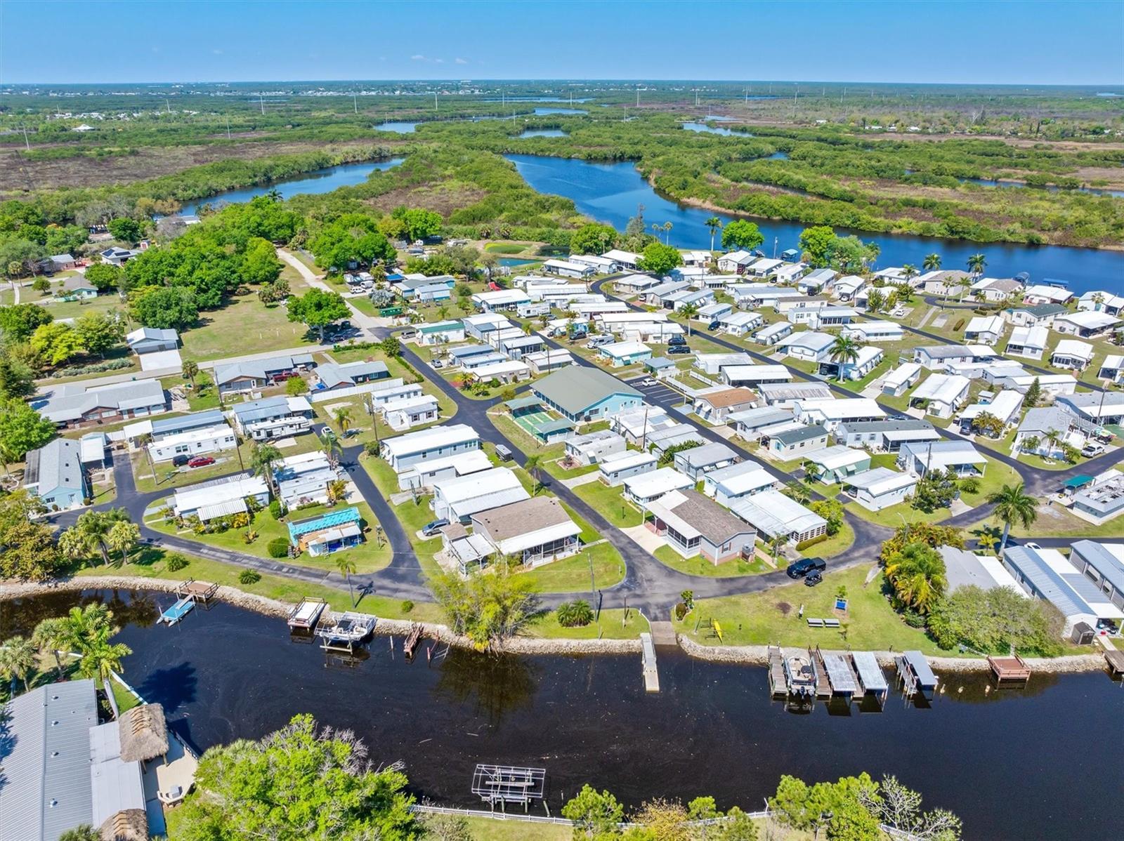 LAZY LAGOON UN 51B - Residential