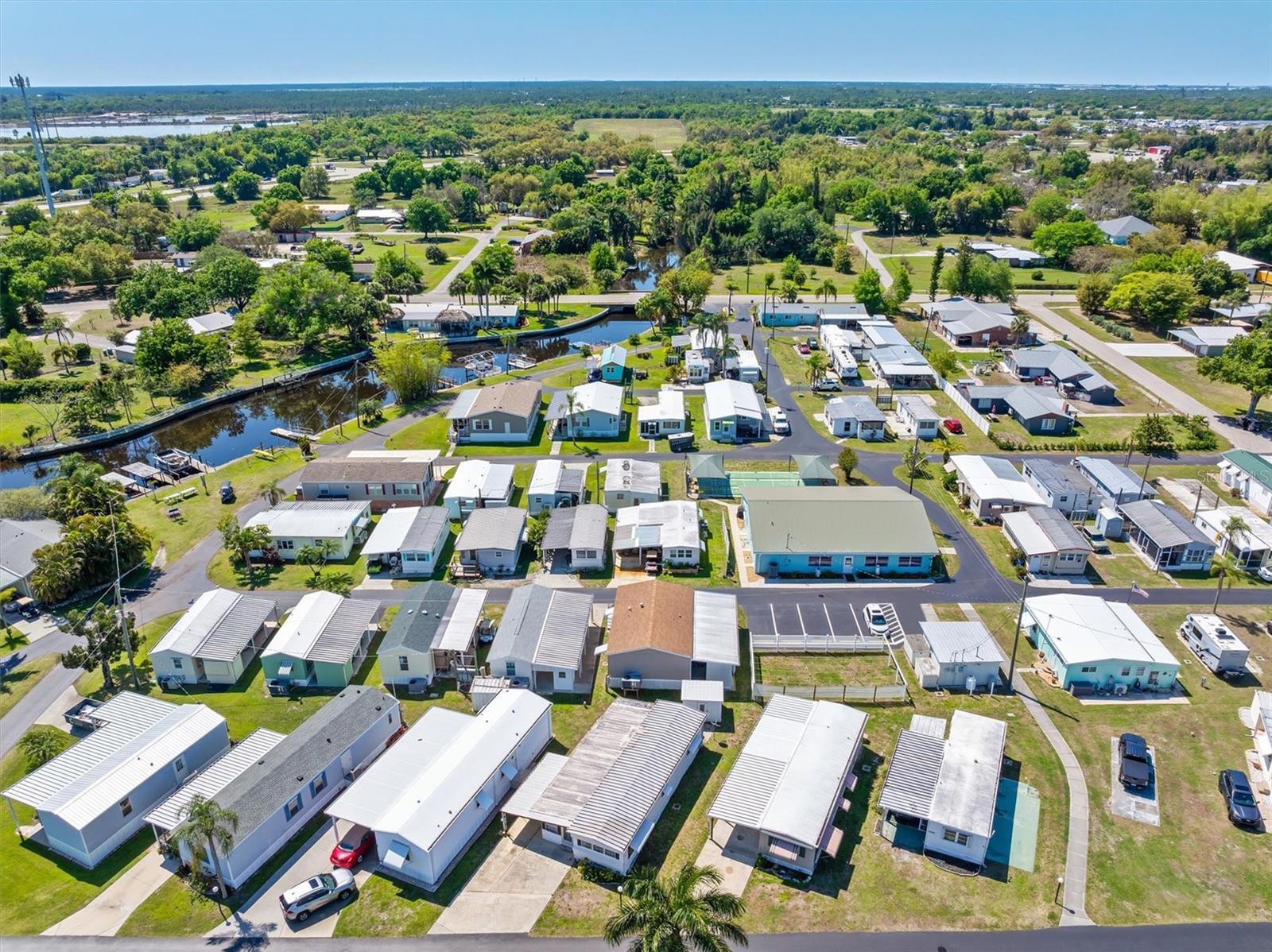 LAZY LAGOON UN 51B - Residential