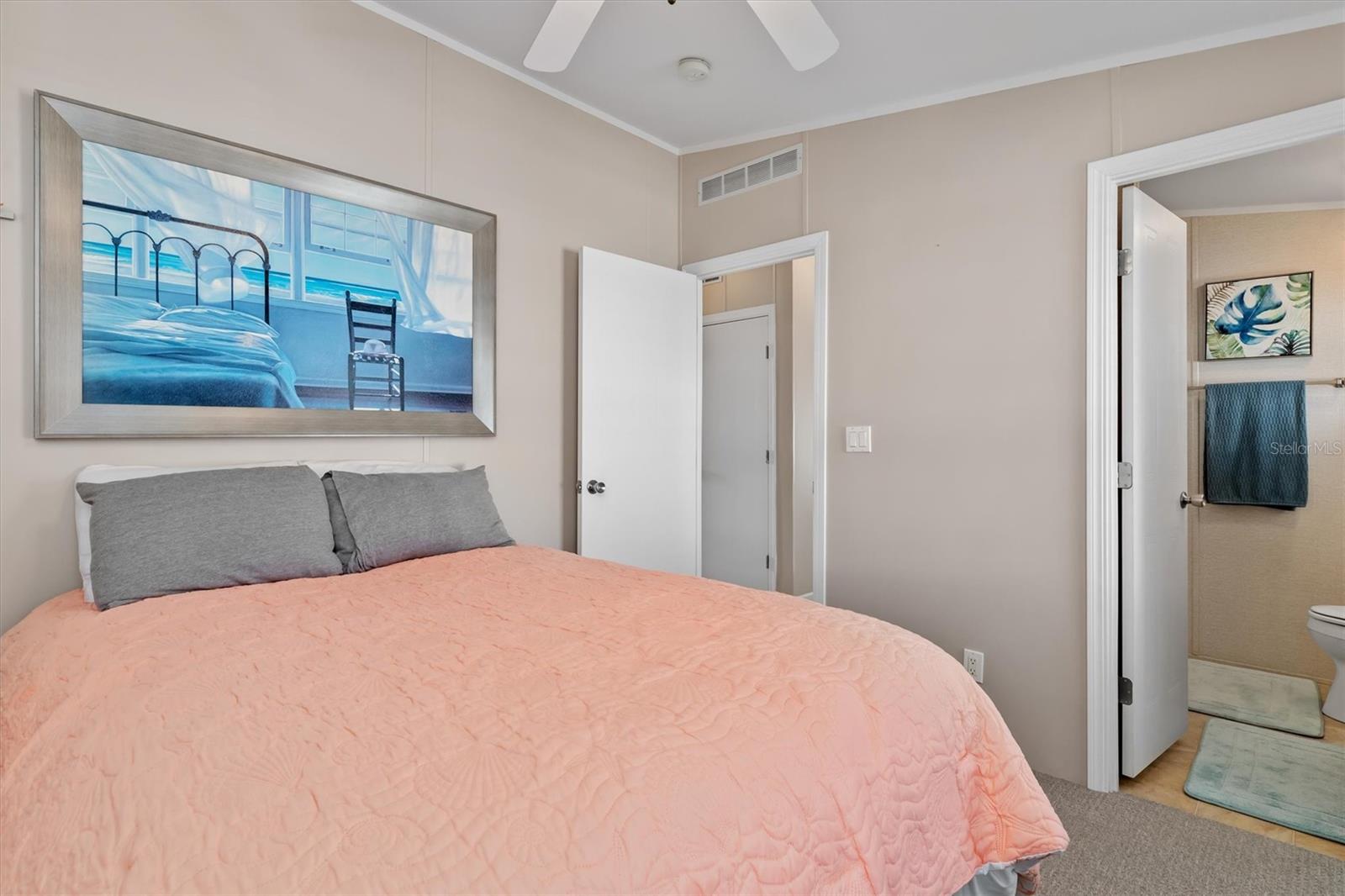 LAZY LAGOON UN 51B - Residential