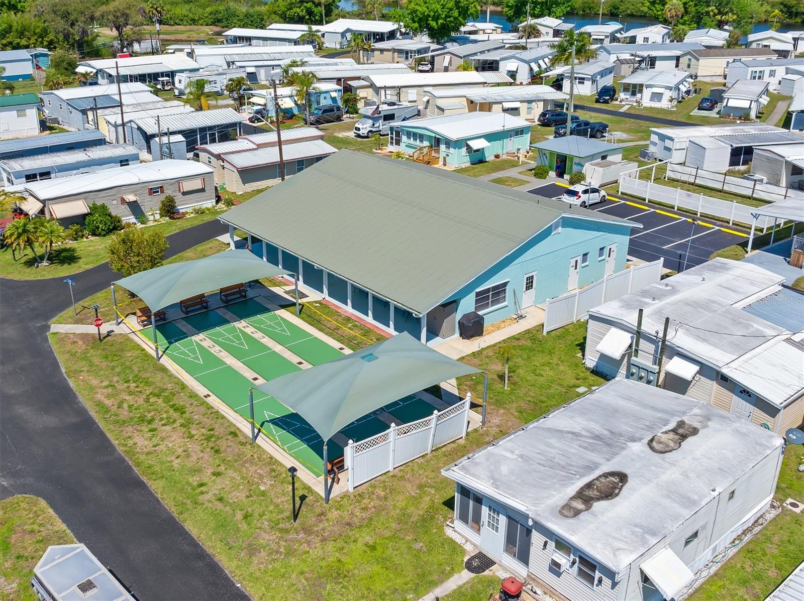 LAZY LAGOON UN 51B - Residential