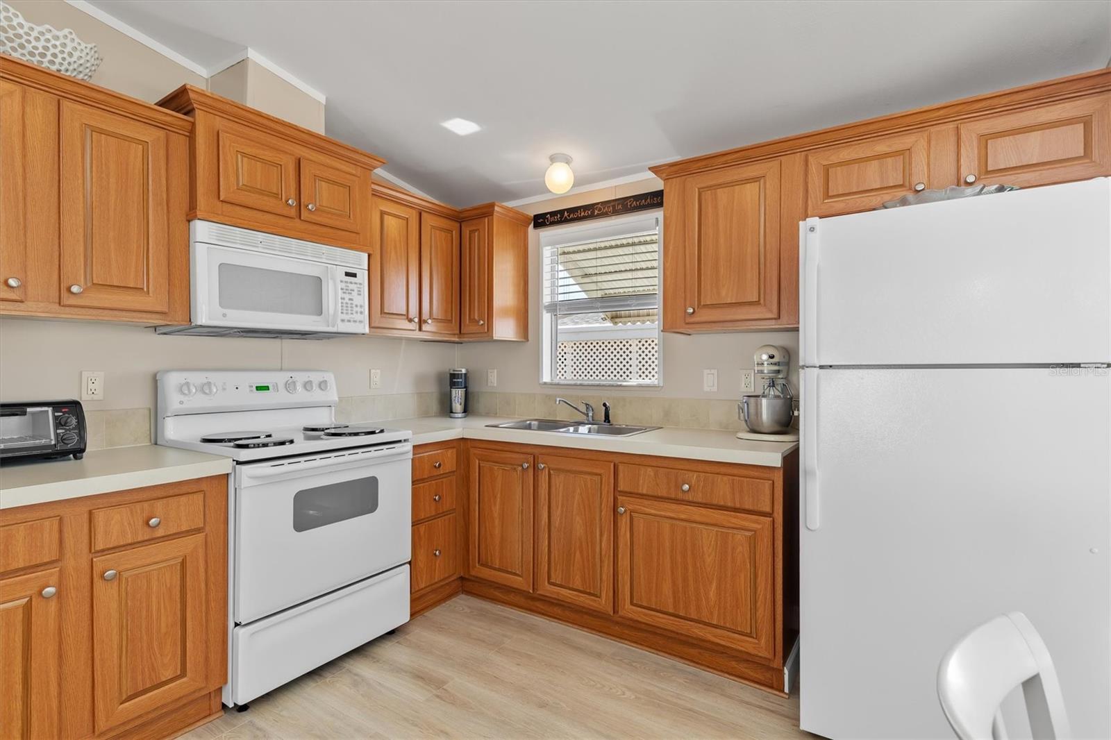 LAZY LAGOON UN 51B - Residential