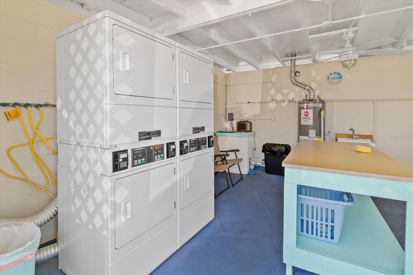 LAZY LAGOON UN 51B - Residential