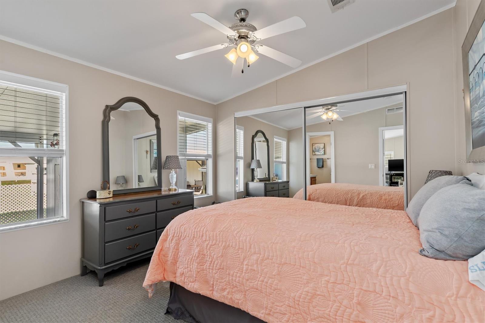 LAZY LAGOON UN 51B - Residential