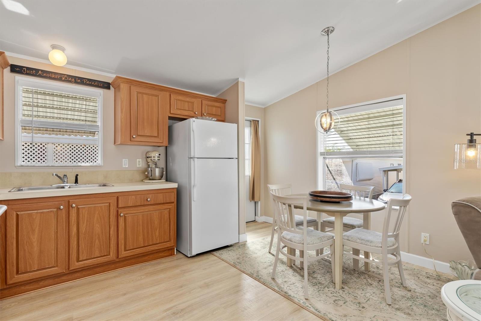 LAZY LAGOON UN 51B - Residential