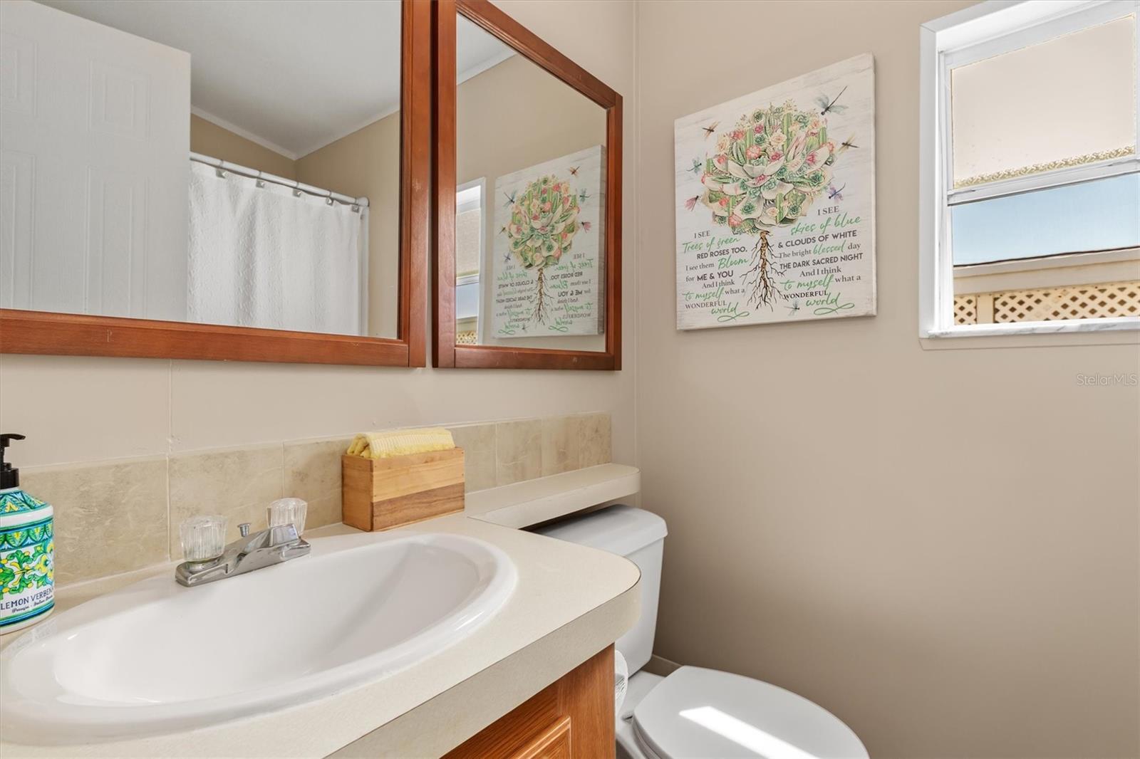 LAZY LAGOON UN 51B - Residential