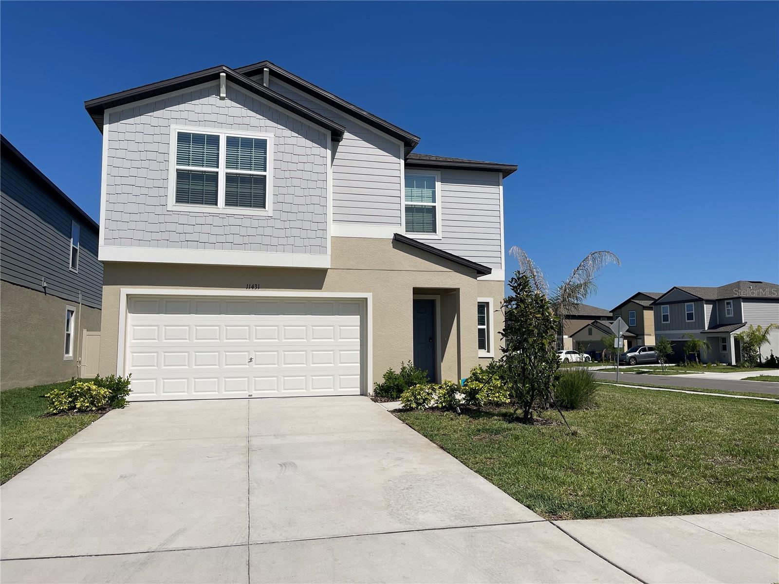 Spacious Single-Family Home on a Corner Lot in the Highly Desirable Mirada Crystal Lagoon Community!
Welcome to your new home in the stunning Crystal Lagoon community of Mirada! This almost brand-new single-family house offers the perfect blend of luxury, space, and convenience. ?? Property Features 5 spacious bedrooms + loft (ideal for an office, playroom, or second living area)
Located on a premium corner lot Modern finishes and open floor plan Light-filled interiors with plenty of room for entertaining or relaxing.
(Included in Rent): High-speed Internet & cable TV. Access to the breathtaking Crystal Lagoon – perfect for beach days, kayaking, paddleboarding, and more! Grounds maintenance – enjoy a beautiful yard with none of the hassle
Conveniently located near shopping, dining, and top-rated schools. Enjoy resort-style living in one of the most sought-after neighborhoods in the area!